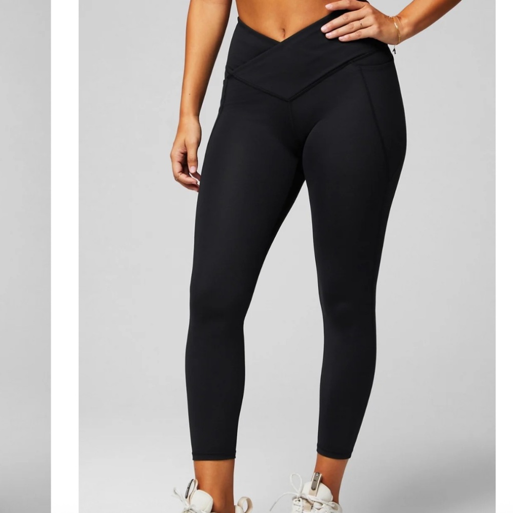 Fabletics PureLuxe Cross Over High Waisted 7/8 Legging